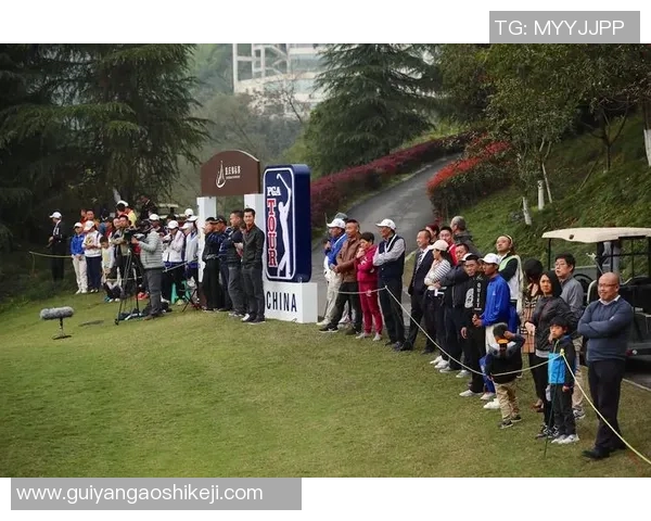 重庆足球队逆袭之路联合会杯特别报道展现拼搏精神与团队力量 重庆足球队逆袭之路联合会杯特别报道展现拼搏精神与团队力量